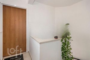 Image 19 - 881412