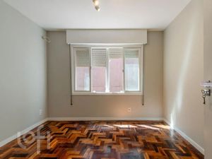 Image 11 - 881412