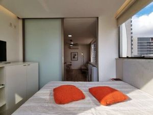 Image 9 - 881416