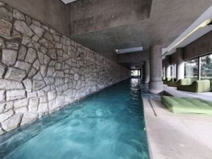 Image 18 - 881416