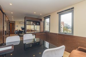 Image 7 - 881417