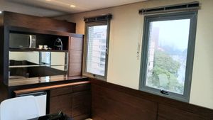 Image 3 - 881417