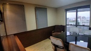 Image 11 - 881417