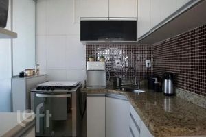 Image 2 - 881418