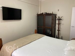 Image 17 - 881422