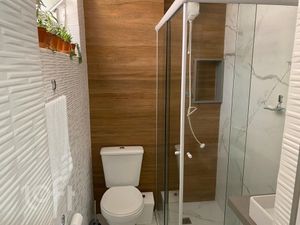 Image 18 - 881422