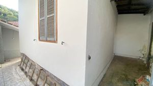 Image 31 - 881431