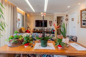 Image 4 - 881432