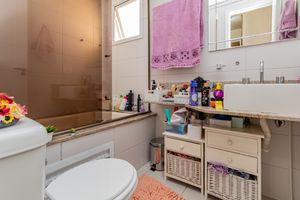Image 18 - 881432