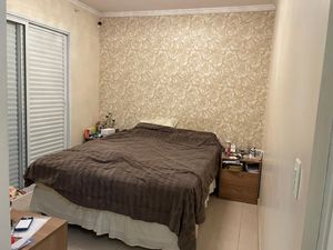 Image 5 - 881432