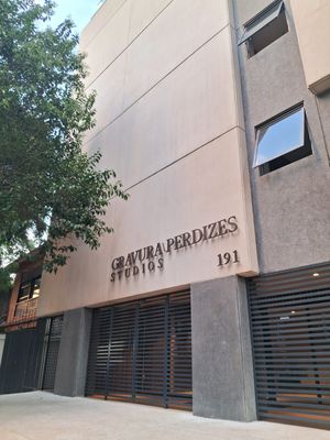 Image 26 - 881441