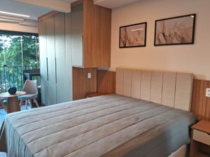 Image 10 - 881441