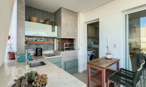 Image 19 - 881445