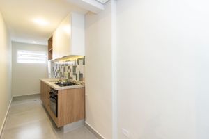 Image 15 - 881446