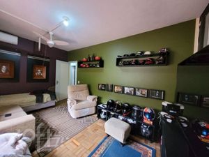 Image 9 - 881449
