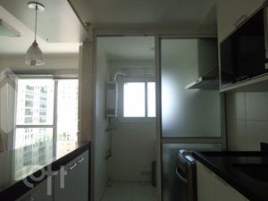 Image 9 - 881452