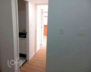 Image 6 - 881453
