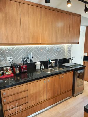 Image 9 - 881454