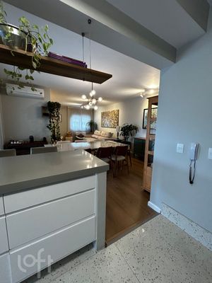 Image 8 - 881458