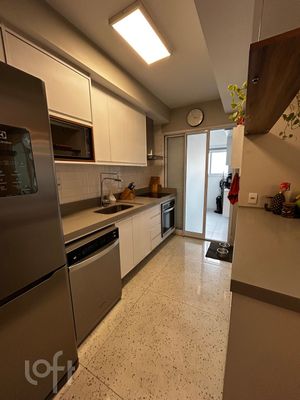 Image 9 - 881458