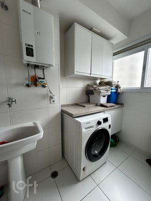 Image 11 - 881458