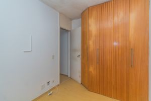 Image 10 - 881460