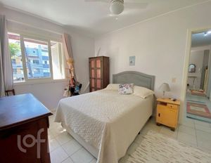 Image 8 - 881463