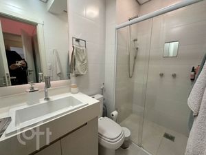 Image 15 - 881467