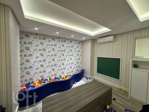 Image 20 - 881467