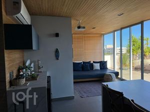 Image 4 - 881472