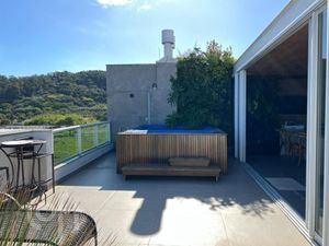 Image 12 - 881472