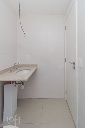 Image 9 - 881473