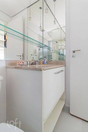 Image 11 - 881474