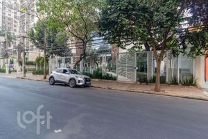 Image 35 - 881474