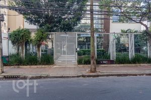 Image 33 - 881474