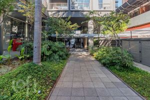 Image 43 - 881475
