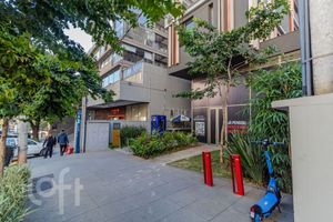 Image 47 - 881475