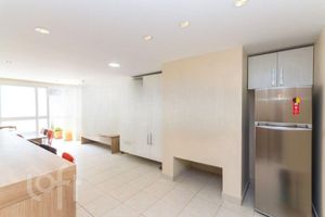Image 1 - 881477