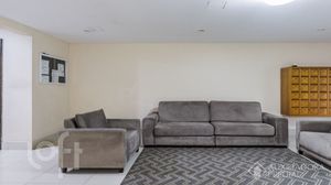 Image 19 - 881477