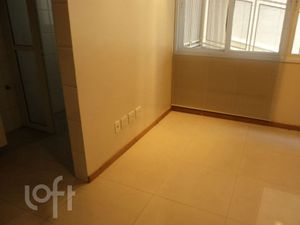 Image 18 - 881477