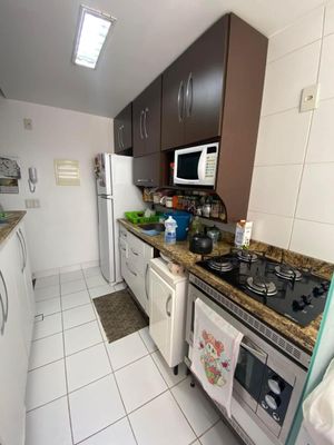 Image 4 - 881478
