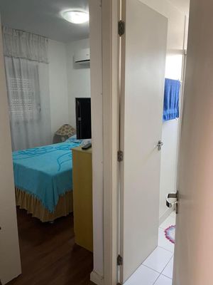 Image 9 - 881478