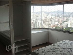 Image 11 - 881480