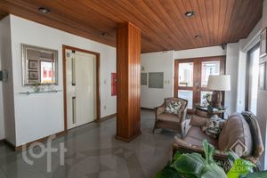 Image 44 - 881480