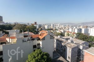 Image 20 - 881480