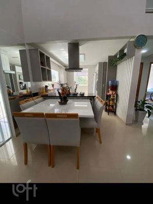Image 10 - 881483