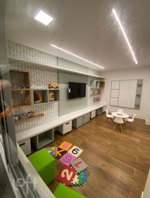 Image 8 - 881485
