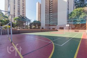 Image 21 - 881486