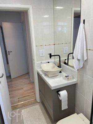 Image 19 - 881486