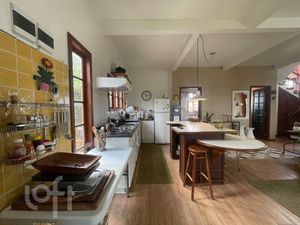 Image 15 - 881490